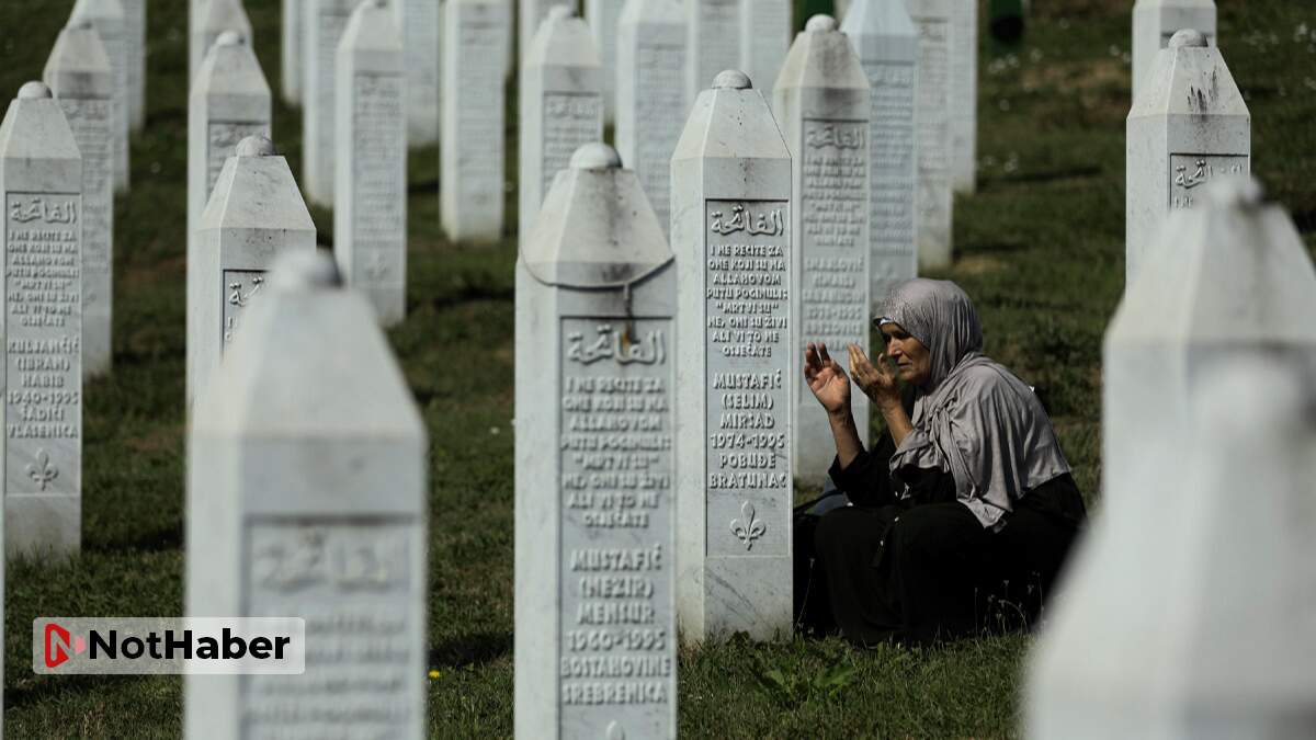 Srebrenitsa Katliamı’nda öldürülenler törenle anıldı