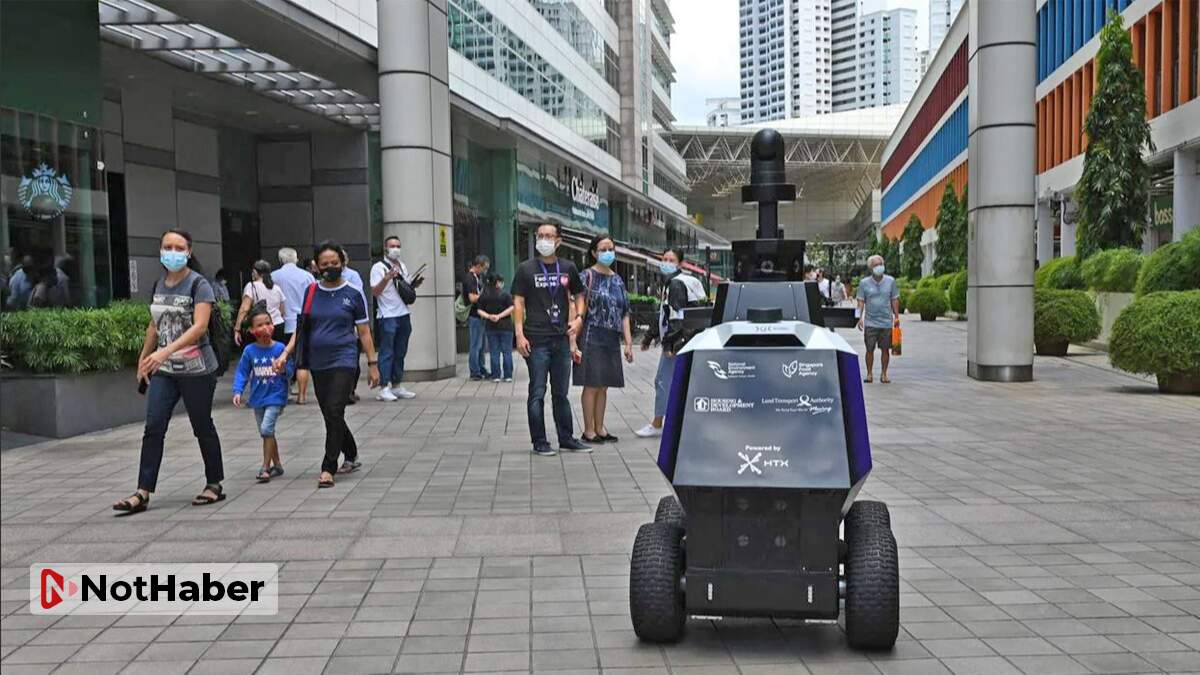 Distopya değil gerçek! Robotlar sokakta devriye geziyor