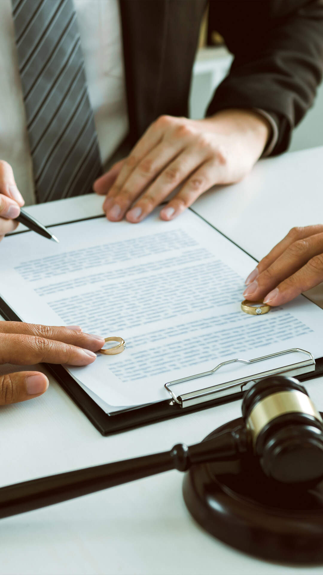 Rüyada Birinin Boşandığını Görmek