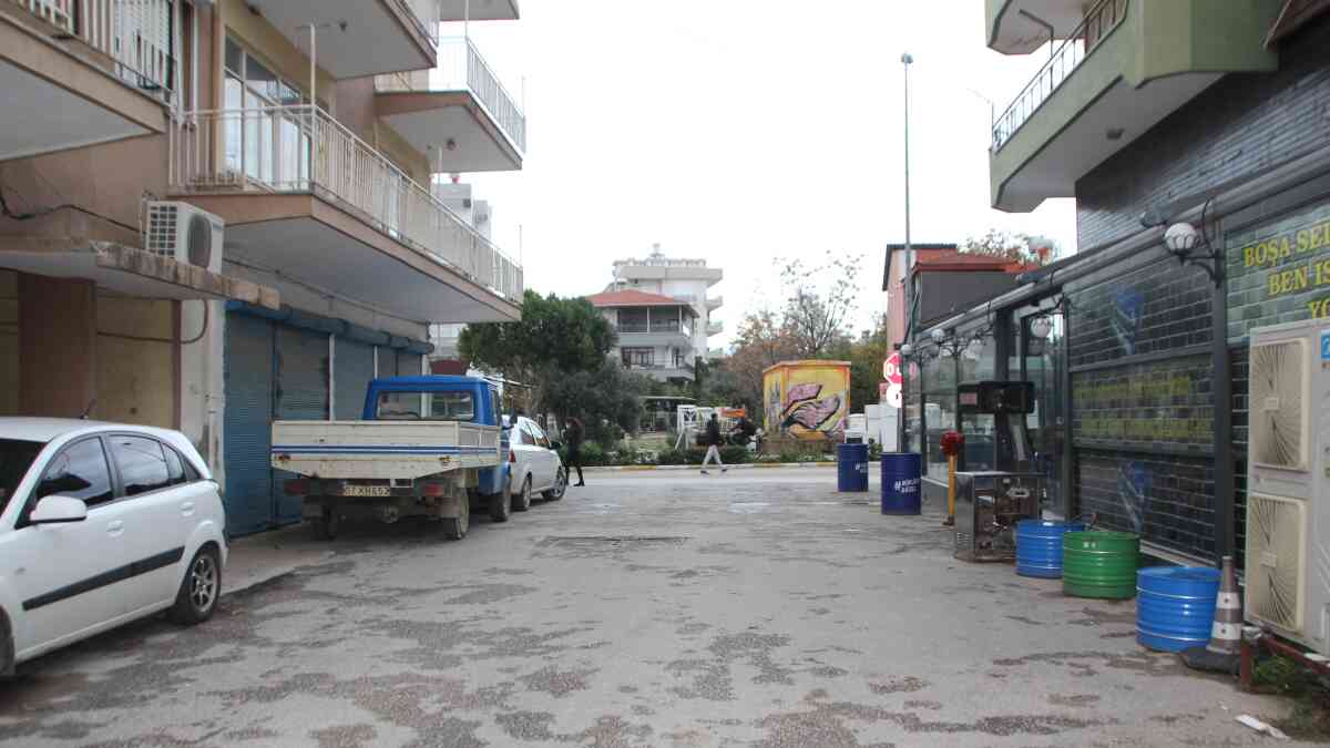 Antalya'da bıçaklı kavgada bir kişi öldü