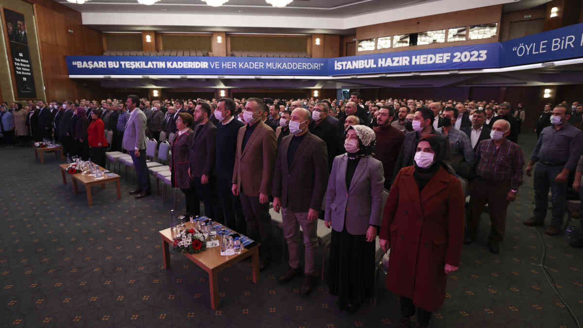 AK Parti İstanbul Mahalle Başkanları Toplantısı Kızılcahamam'da başladı
