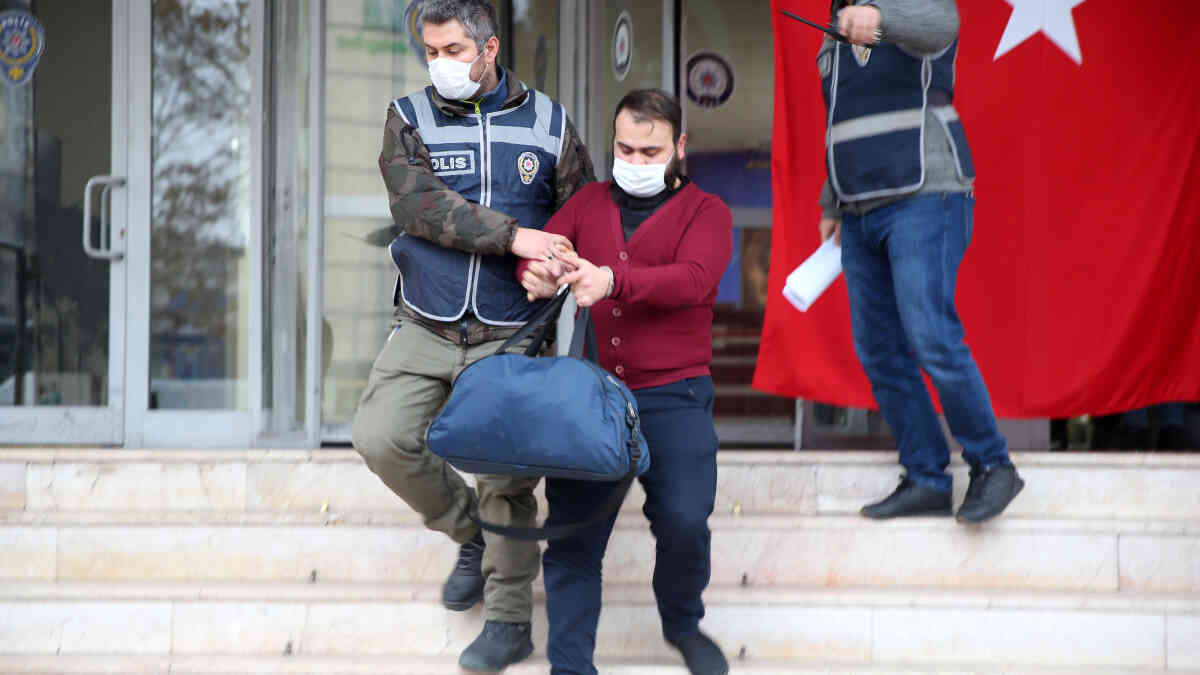 Kayseri'de kesinleşmiş 30 yıl 6 ay hapis cezası bulunan firari yakalandı