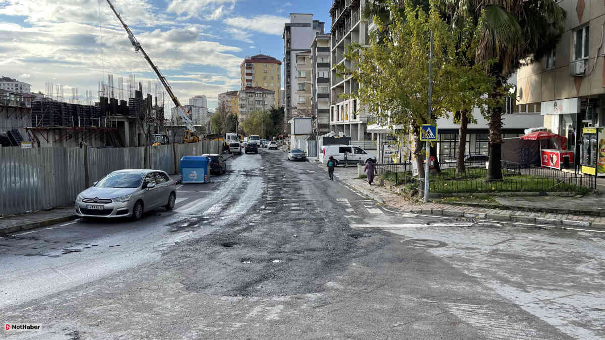 Bakırköy ve Kadıköy'de mahalle sakinlerinden çamur tepkisi