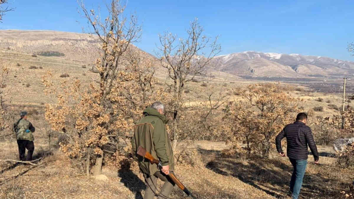 Elazığ'da kaçak avcılık yaptıkları iddiasıyla 3 kişi yakalandı
