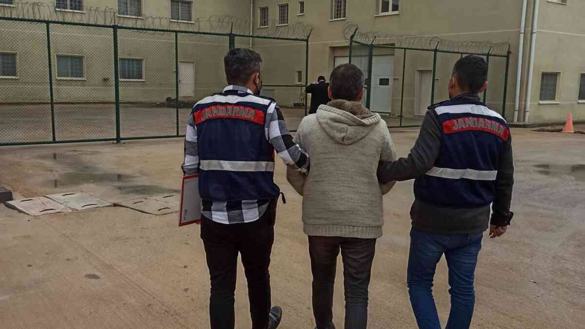 Firari FETÖ'cü Etimesgut'ta jandarma ekiplerince gözaltına alındı